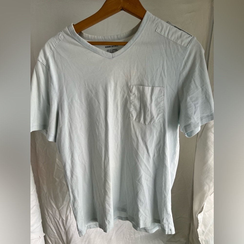 Men’s Size Large T-Shirt Banana Republic